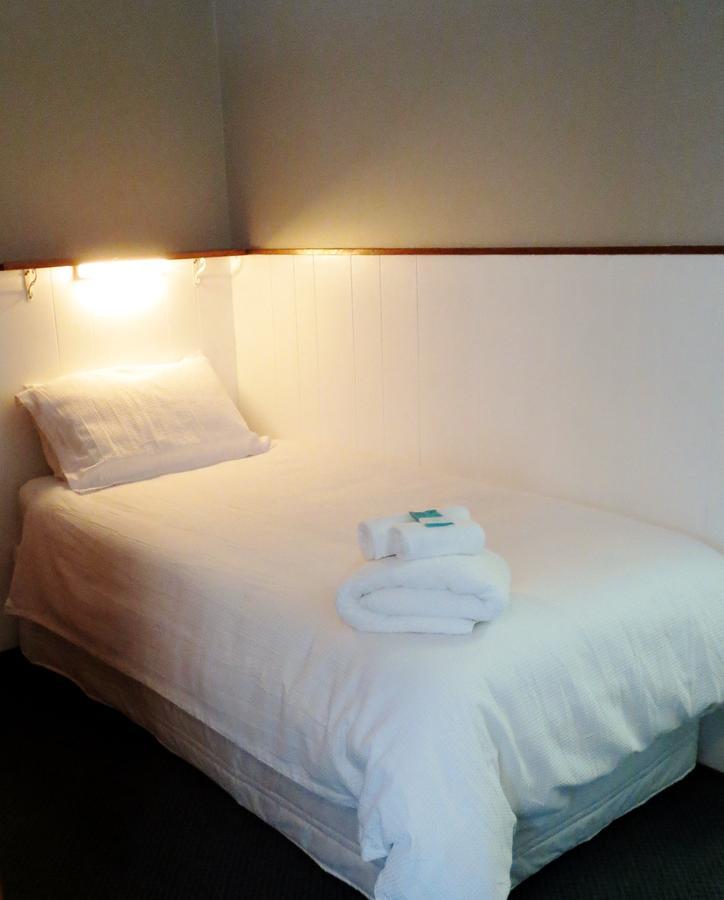 Stansbury Holiday Motel Extérieur photo